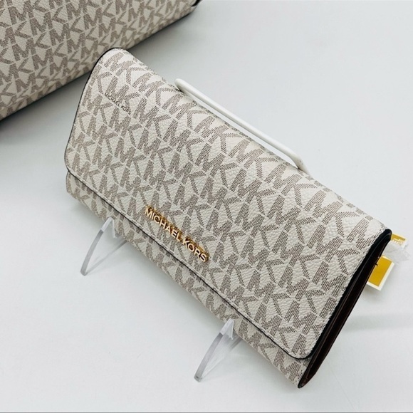 Michael Kors Medium Jaycee Zip Packet Backpack & Trifold Wallet Vanilla/Brown - Picture 7 of 16